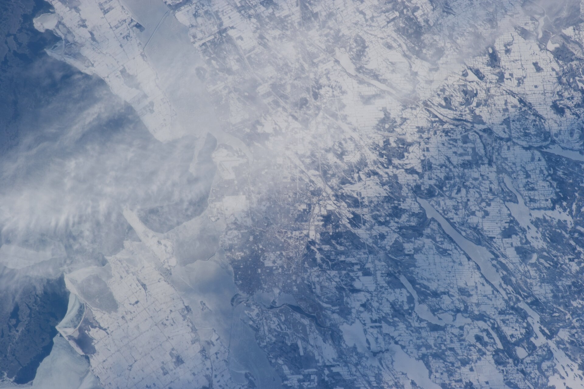 A aerial scene near the Smith Bridge in Barajasview. Captured by Edwin Moss on 2022-12-13.