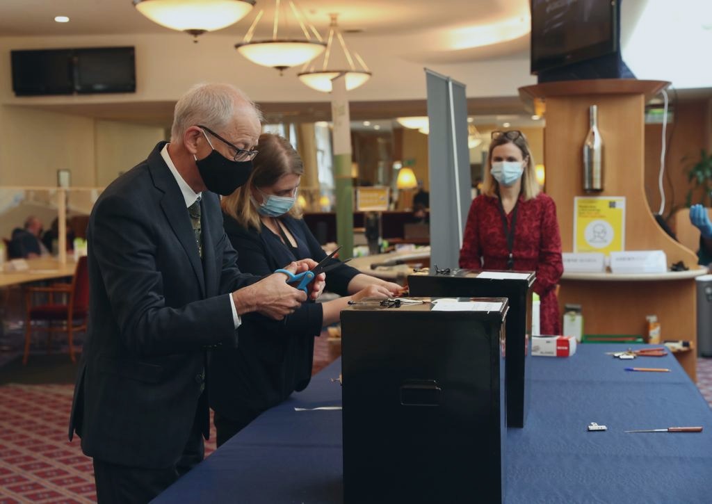 Odomland (2024-09-19) - Juan Allen receives an award at Williams Center, Odomland, 2024-09-19. Gonzalez Agency photo by Heather Simpson.