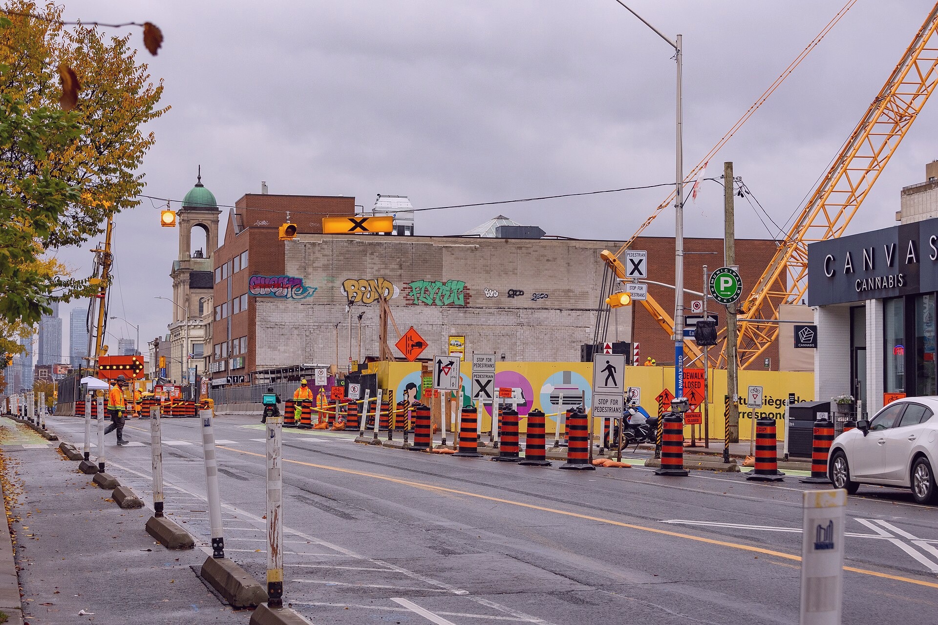 A bustling scene near the Jones Tower in Simmonsfort. Captured by Erica Robinson on 2025-09-19.