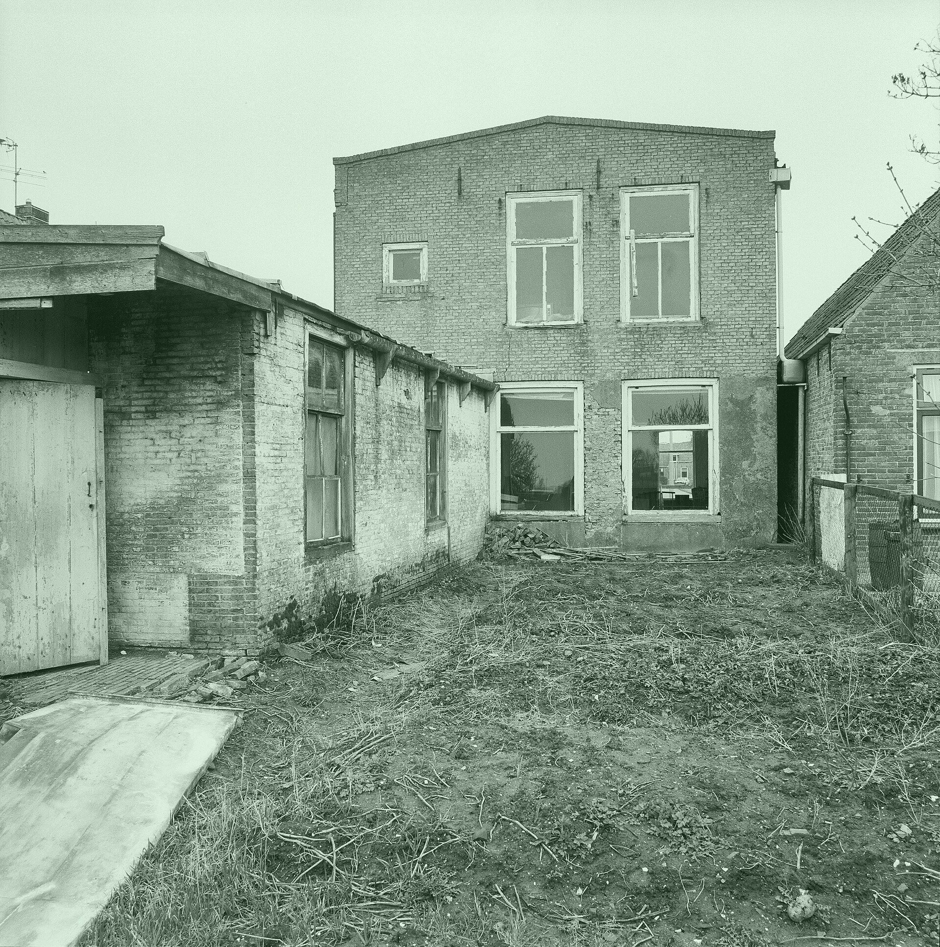 the Brown Tower, South April. 2025-05-25. Photographer: Brandon Brown. Villanueva Press.