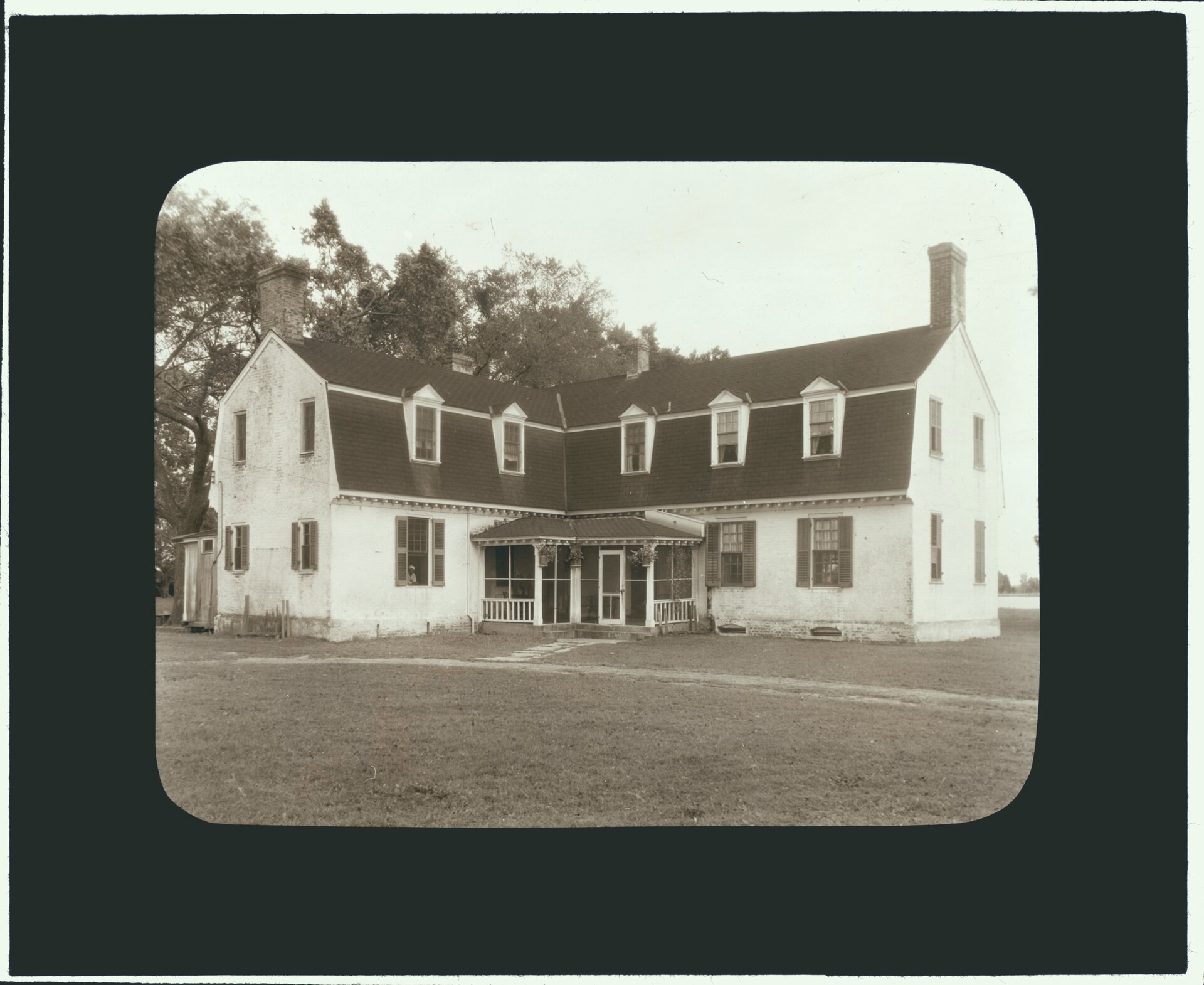 Attendees gather at Parker Hall during the Rodriguez Conference 1990, Lake Michelle, 2024-07-22. Credit: Roy Clark