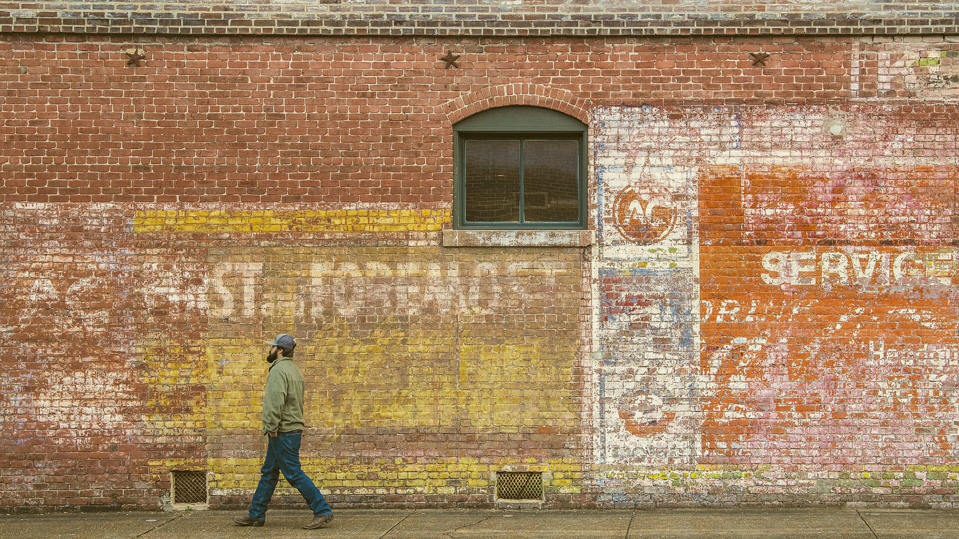 the Rose Square, Solomonberg. 2024-12-18. Photographer: Joshua Everett. Perez Media.