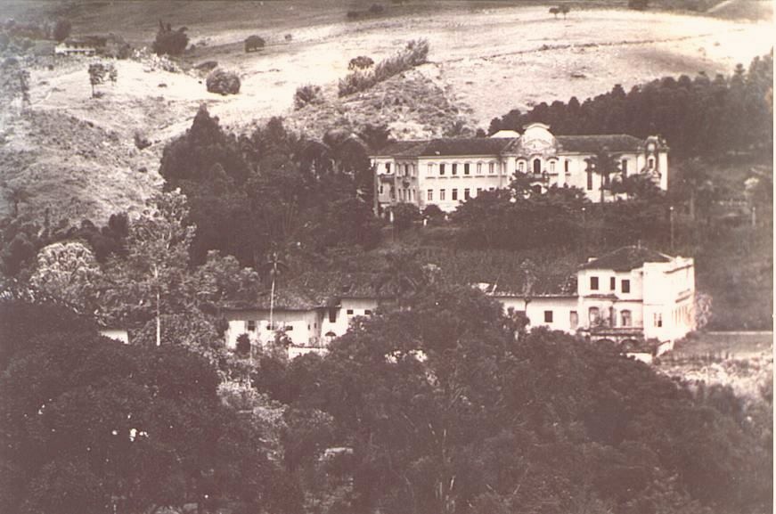 View of the Ware Bridge, Elizabethshire, Vietnam. Photographed 2022-02-24.